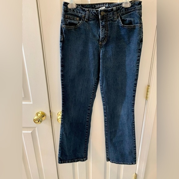 St. John’s Bay Dark Wash Straight Leg Jeans Size 8 Short - Picture 1 of 9